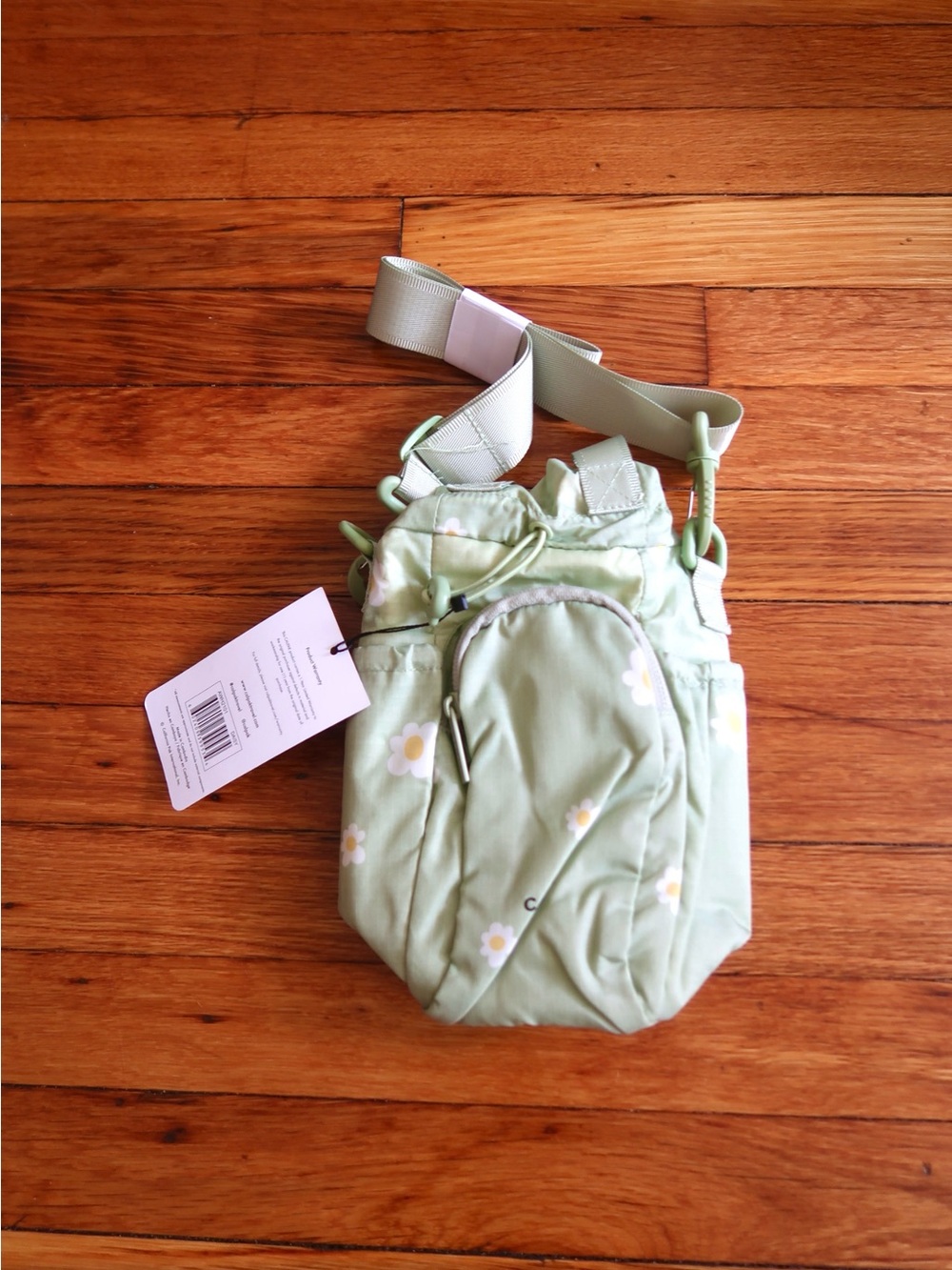 Calpak Green Daisy water holder